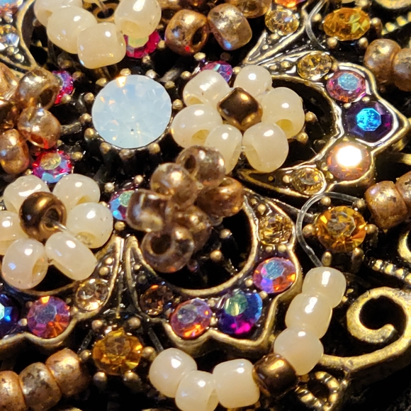 Vintage Cookie Lee Beaded Medallion Necklace - Picture 4 of 11